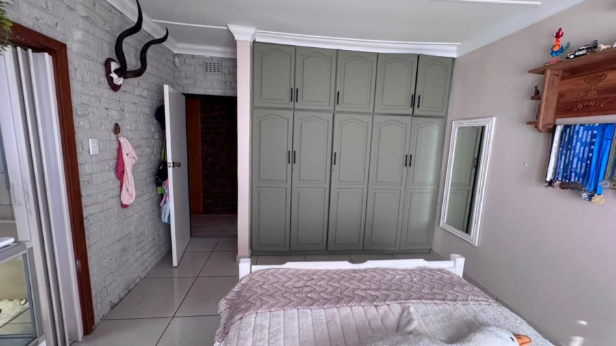 5 Bedroom Property for Sale in Royldene Northern Cape